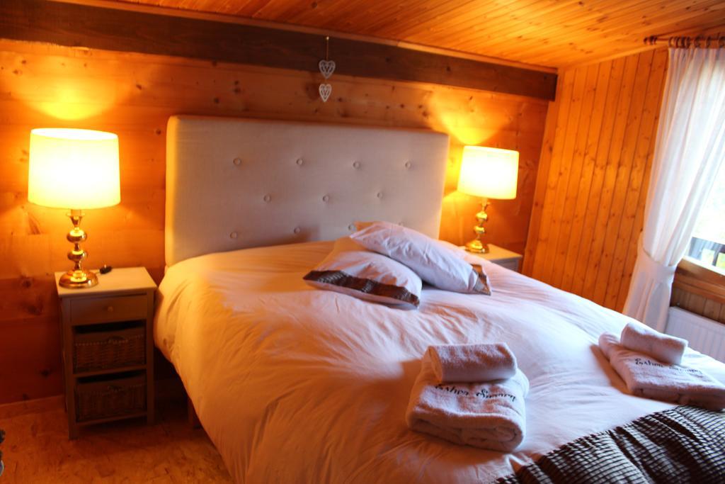 Chalet Esher Surrey Ried-Brig Exterior photo