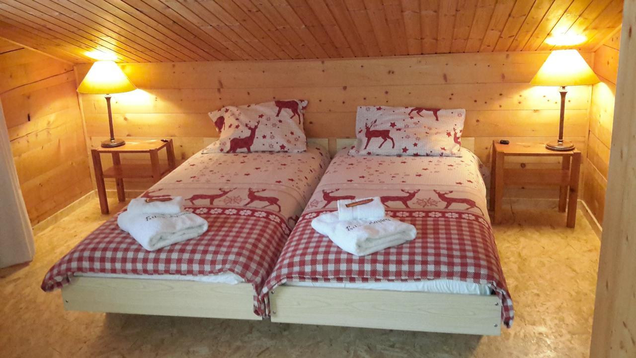 Chalet Esher Surrey Ried-Brig Exterior photo